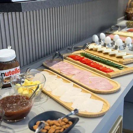 Hotel Comfort By Rezidence In